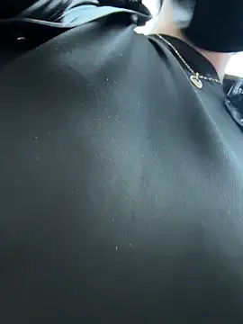 Ninabigtitied's cam snapshot