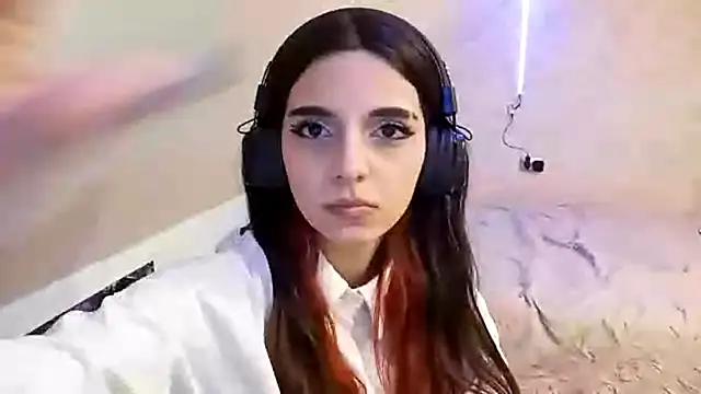 KizzieSchronce live sex cam