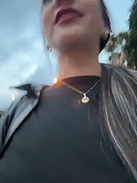 Ninabigtitied live sex cam