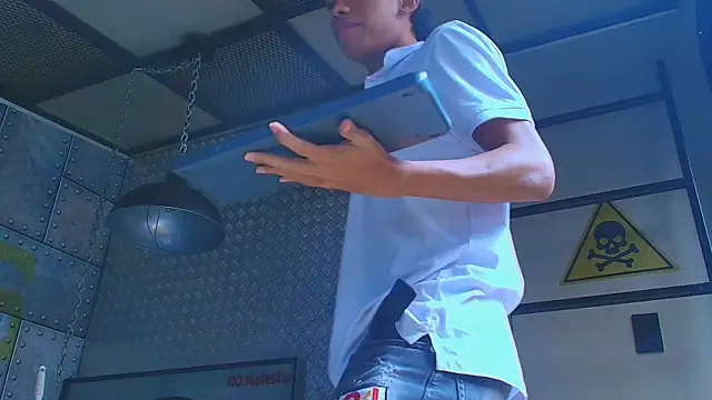 AlanCutee live sex cam