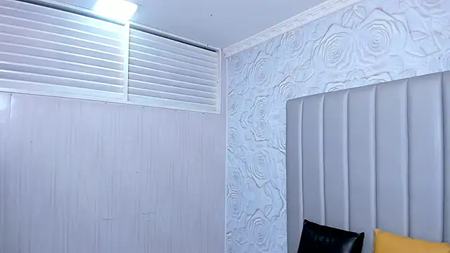 littleblondee's cam snapshot