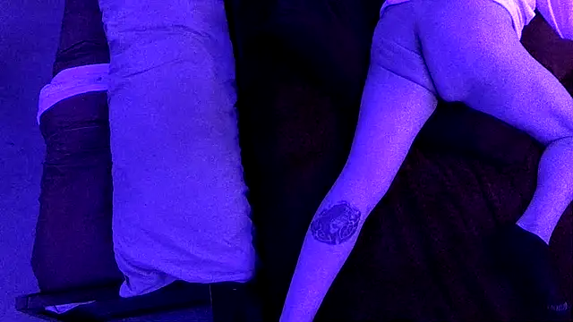 Time2playN303party's cam snapshot