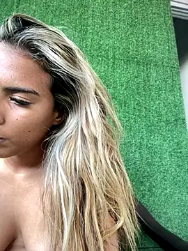 MiaSizzle's cam snapshot