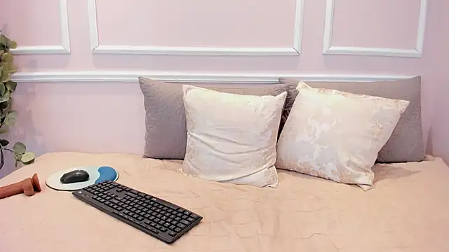 Lucy_Canel's cam snapshot