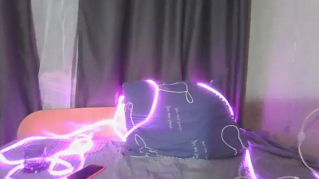 yourhoney_Lola_'s cam snapshot