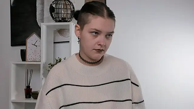 BevHanni's cam snapshot