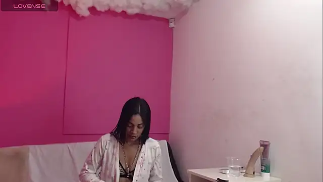 Layla_Isabel's cam snapshot