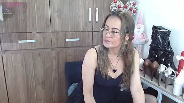 magenta_maturr's cam snapshot