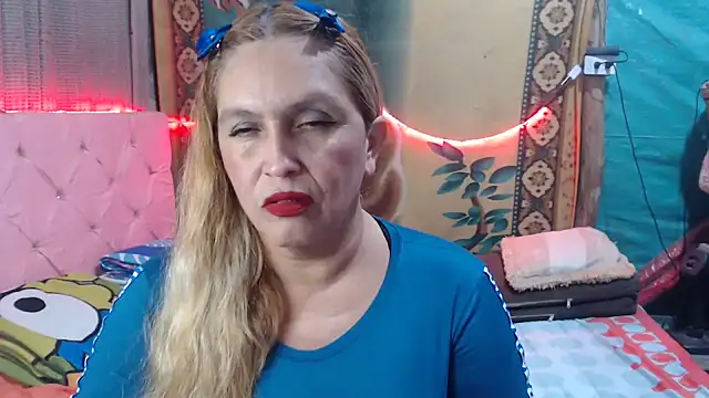 mom_son_dirty's cam snapshot