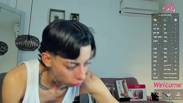 AmberAdams_'s cam snapshot