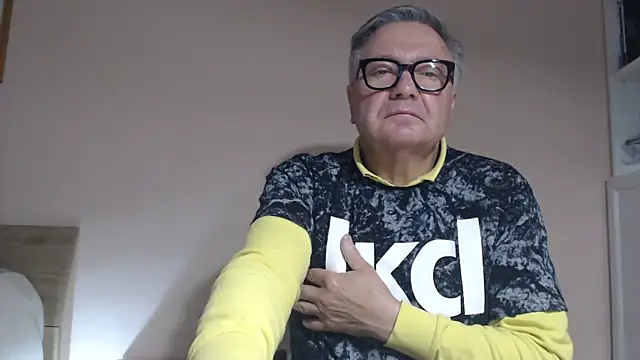 YOU6me's cam snapshot