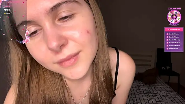 MyraLitterers's cam snapshot