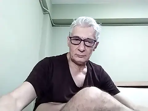 BIGUNCUTHARDCOCK live sex cam