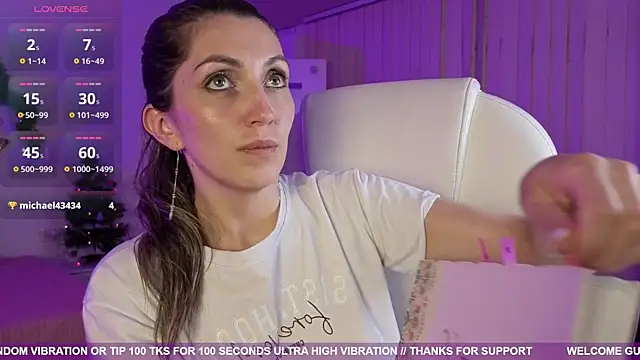 anny_sweet72's cam snapshot