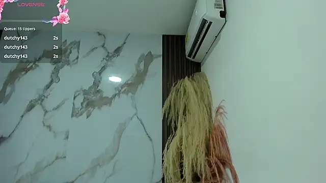 hilarythomsom's cam snapshot