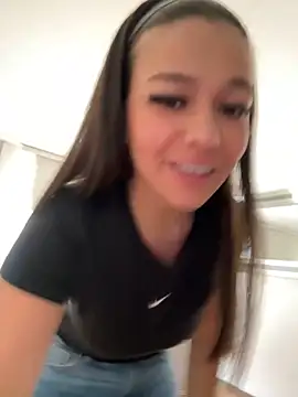 Alyshanon18 live sex cam