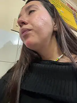 Alix_Rousses21's cam snapshot