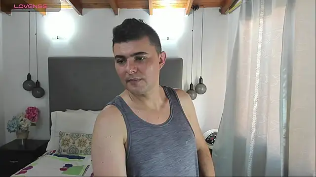 AndrethMuller live sex cam