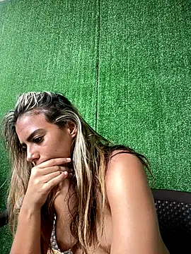 MiaSizzle's cam snapshot