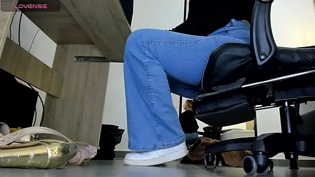 alma_fenix's cam snapshot