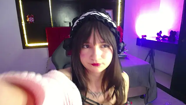 _Charlotte_Collins_'s cam snapshot