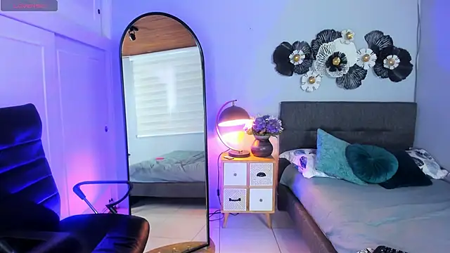 luna_celeeste_'s cam snapshot