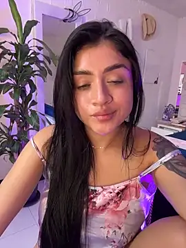 lucianaroy live sex cam