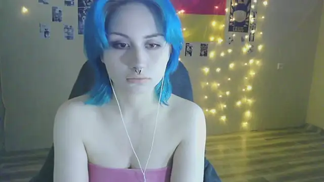 LeisaHopperstad's cam snapshot