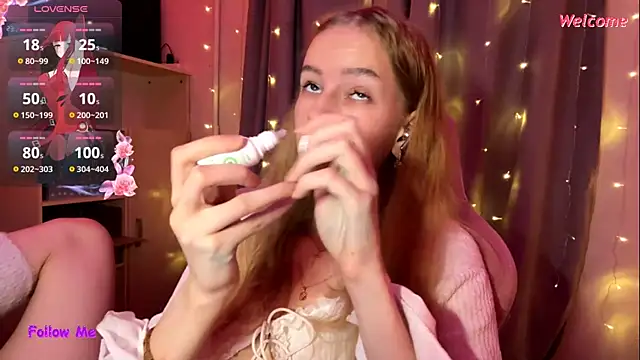 LunaCrave's cam snapshot