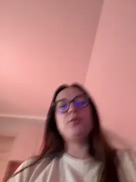 RussianGirls_'s cam snapshot