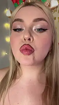 April_Vancee live sex cam