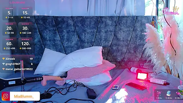 MiaBlumm_'s cam snapshot