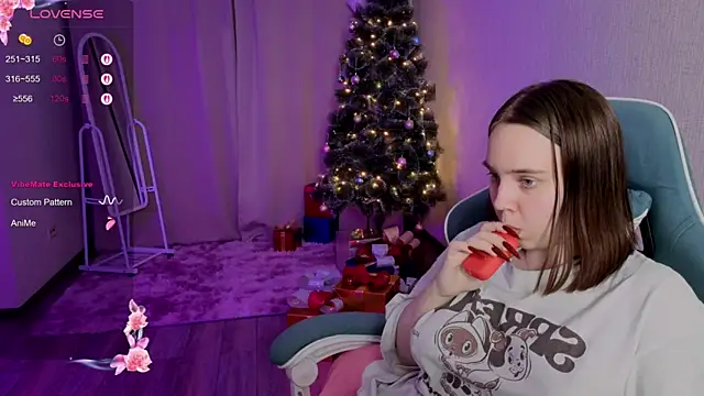 lunalyna's cam snapshot