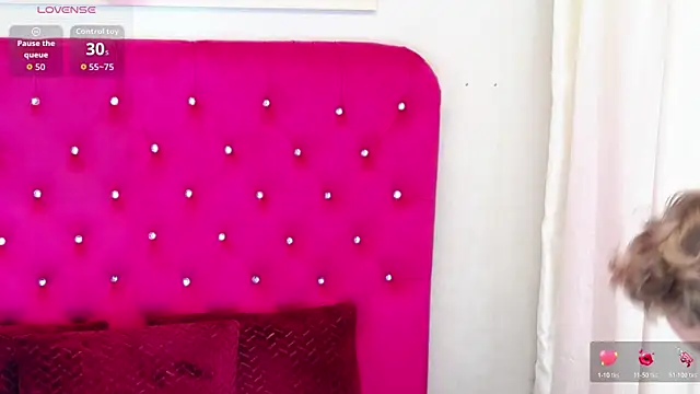 LoraDelNiro's cam snapshot