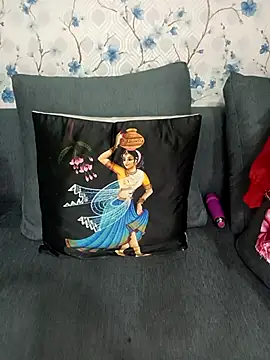 Slutty_queen18's cam snapshot