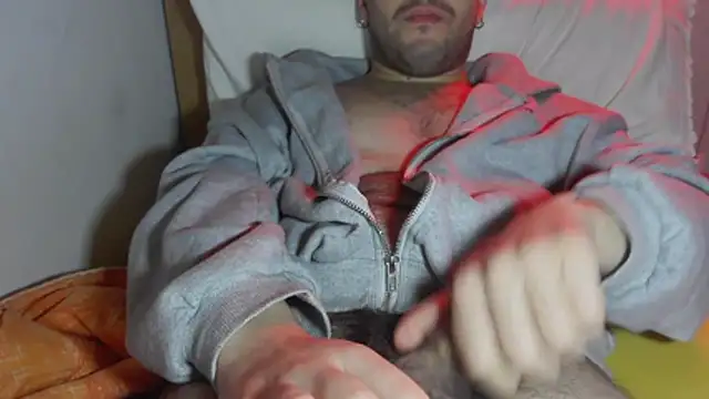 italianguy24's cam snapshot