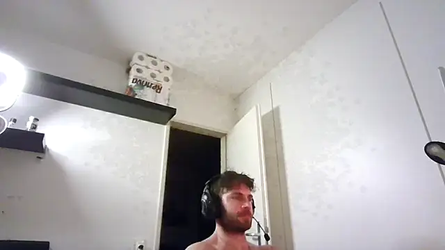 alpha-hunk's cam snapshot