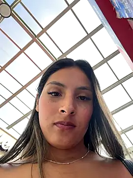 Cami_Leon2's cam snapshot