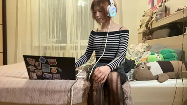 AliceInYourWonders's cam snapshot