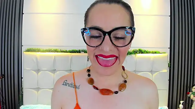 IsisNoir's cam snapshot