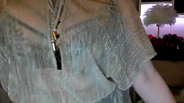 feliziaDesire's cam snapshot