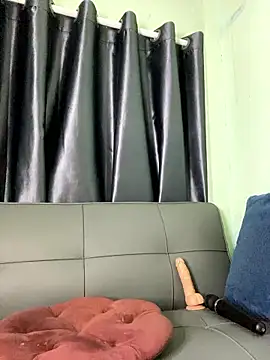 Ly_Chuppy live sex cam