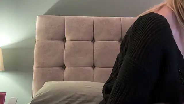 LustfulLuna_ live sex cam