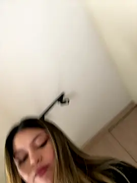 lunablossom_ live sex cam