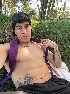 strongboy_ live sex cam