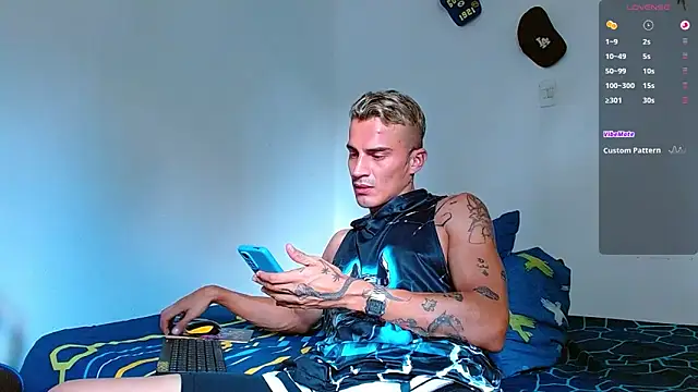 bray_hotboy777 live sex cam