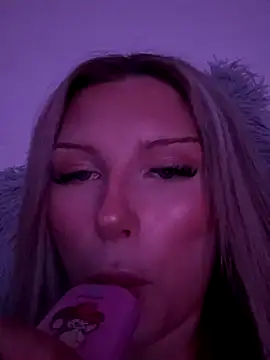 blondeeee's cam snapshot