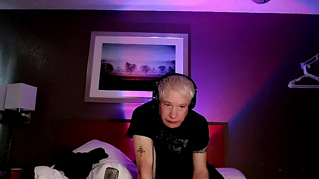 Snarfle82 live sex cam