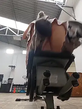 Belinda-Naughty live sex cam