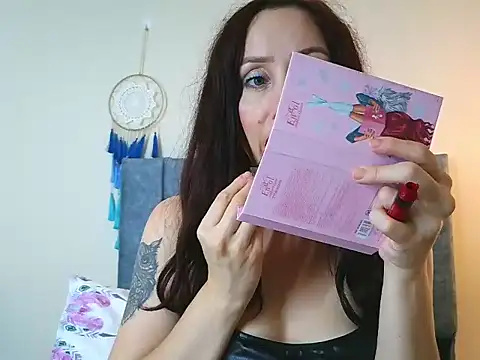 IberianMoonMK live sex cam